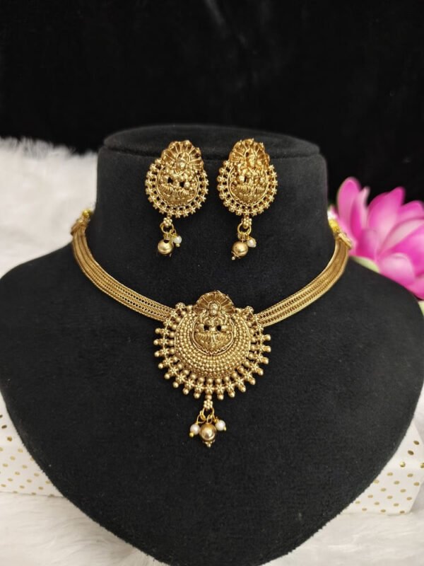 Lakshmi Attikai with Earrings