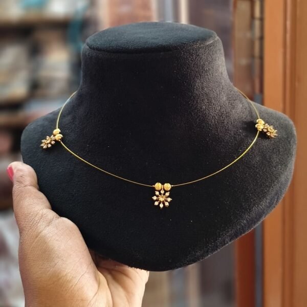 Floral pendent invisible necklace