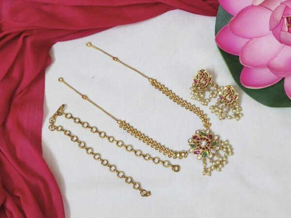 Premium Kemp Lotus necklace with earrings