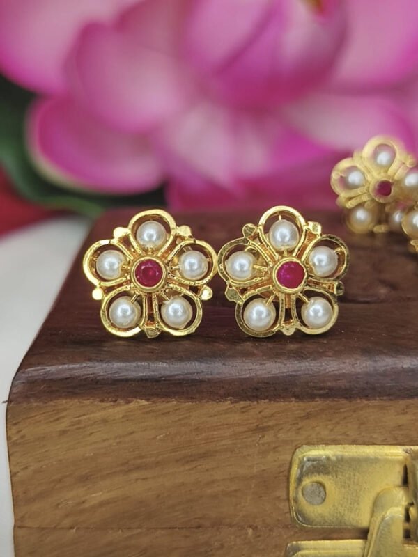 Pearl Studs