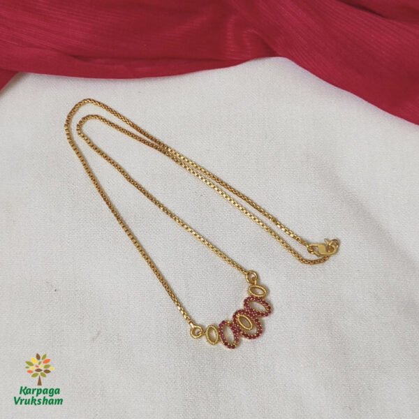 stylish AD Pendant chain.