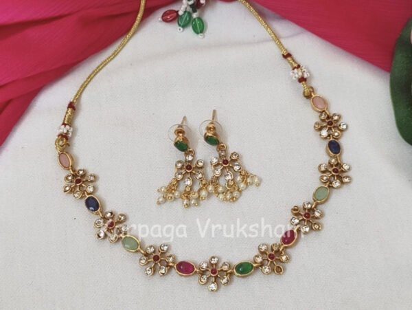 Floral stone necklace with earrings