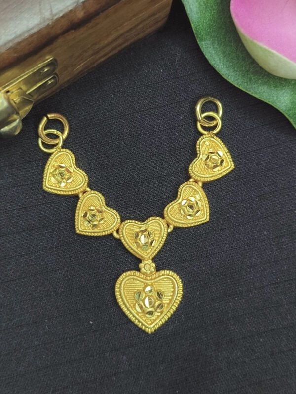 1 Gram forming heart Pendant