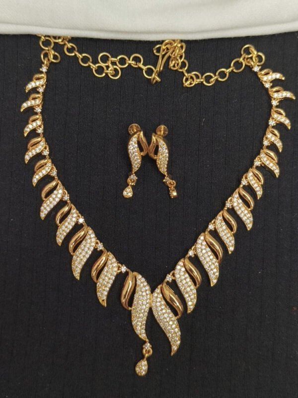 AD White stone necklace