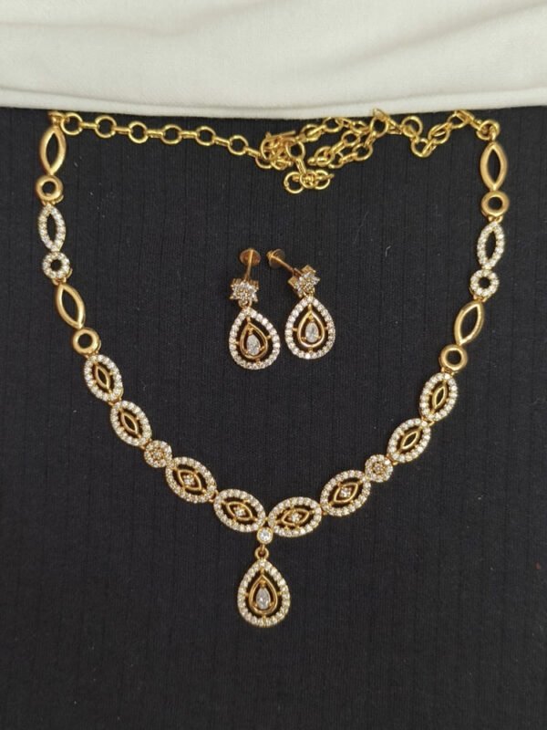 AD White stone necklace