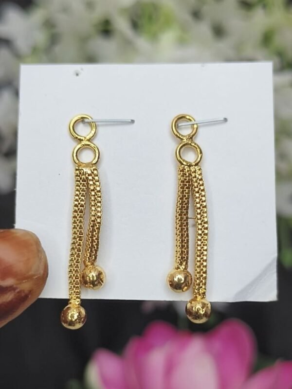 Gold like hanging without studs