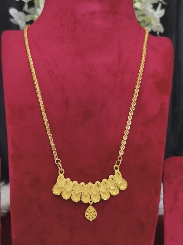 1 gram forming dollar chain