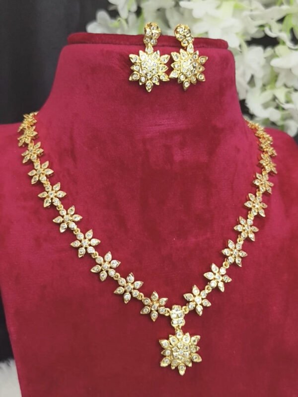 Impon necklace with earrings - Image 4
