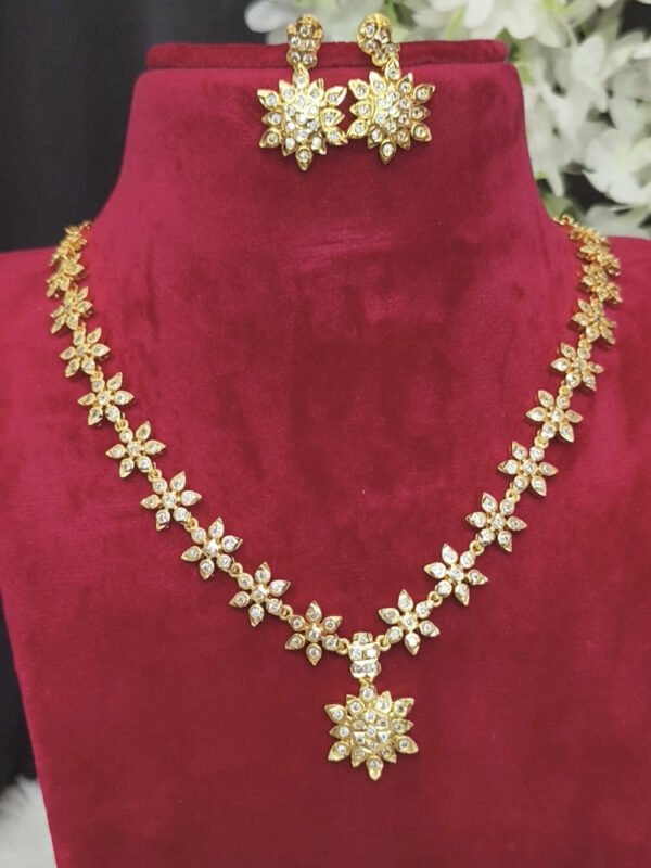Impon necklace with earrings - Image 3