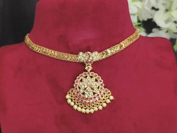 Impon Attikkai with pearls