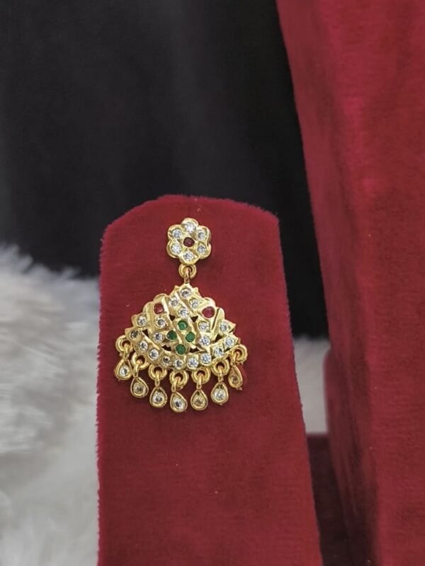 Impon Rani haram with earrings - Image 2