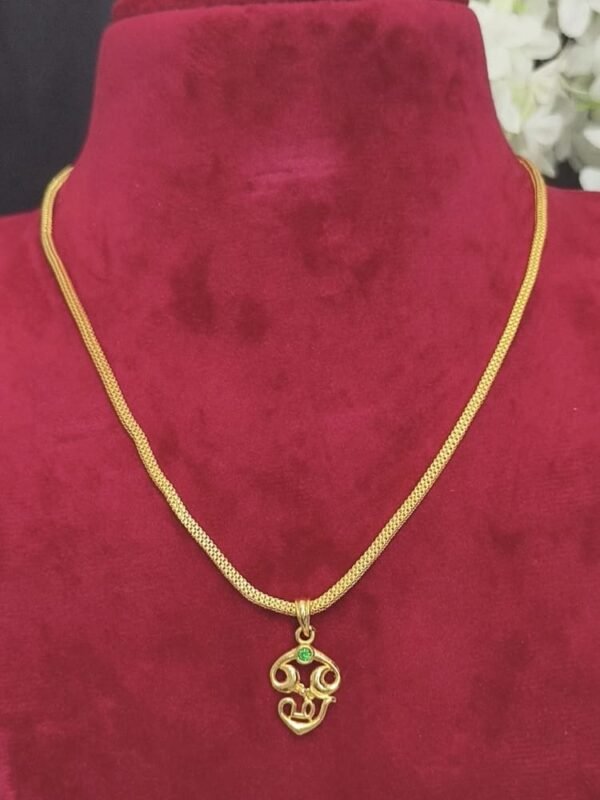OM Dollar with short chain - Image 2
