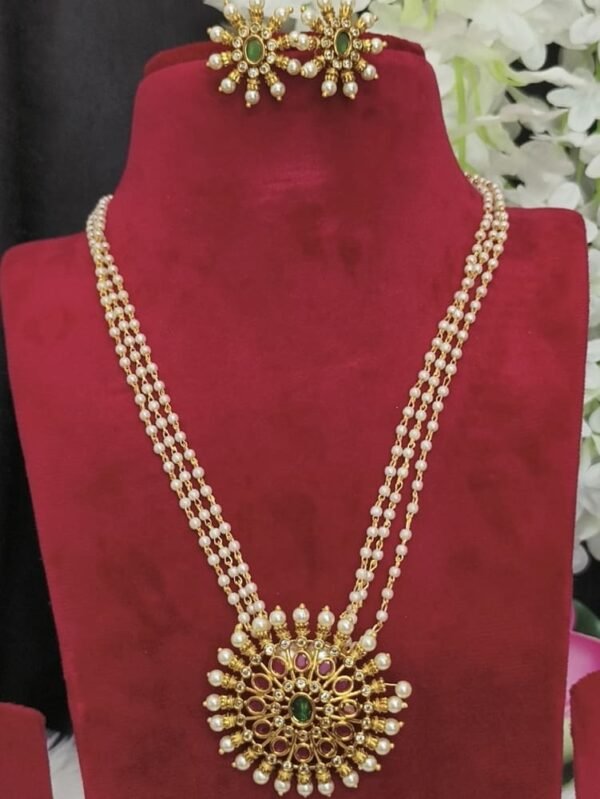 Big Pendant with pearl mala and earrings - Image 2