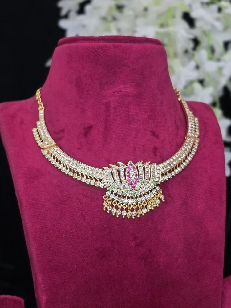 Gold like Lotus necklace - MIXED