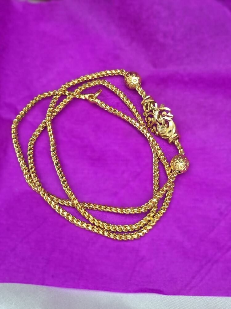 Peacock mugappu with gold like chain