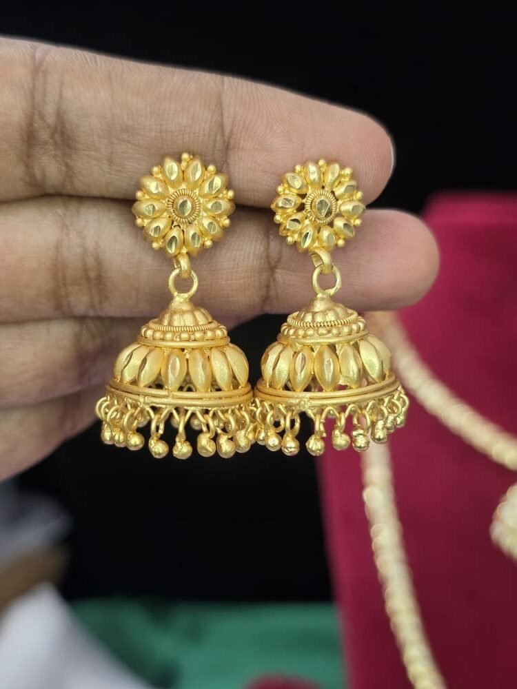 One Gram Forming Medium Size Jumkas